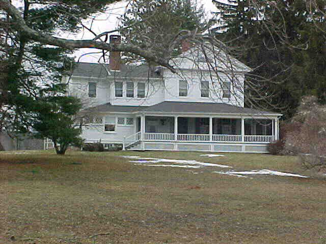 Building photograph for 264 BETWEEN THE LAKES ROAD